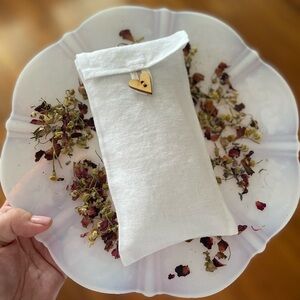 Yoga Organic Linen Eye Pillow/White Color